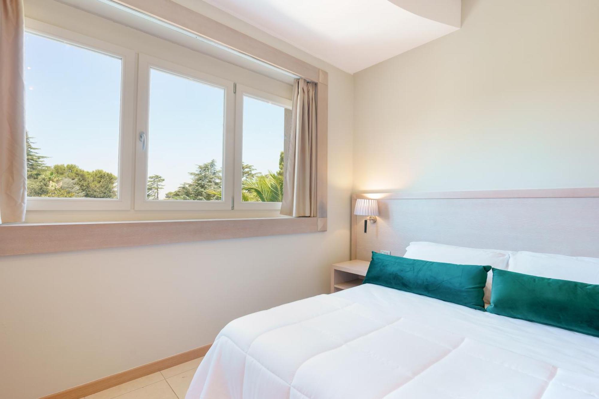 Dimora Lucia Hotel Мартина-Франка Экстерьер фото