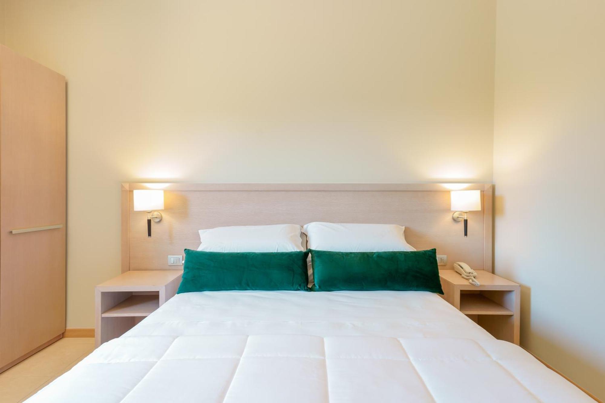 Dimora Lucia Hotel Мартина-Франка Экстерьер фото